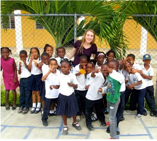 Mission Scholarship Recipient Helping Dominican Republic Children