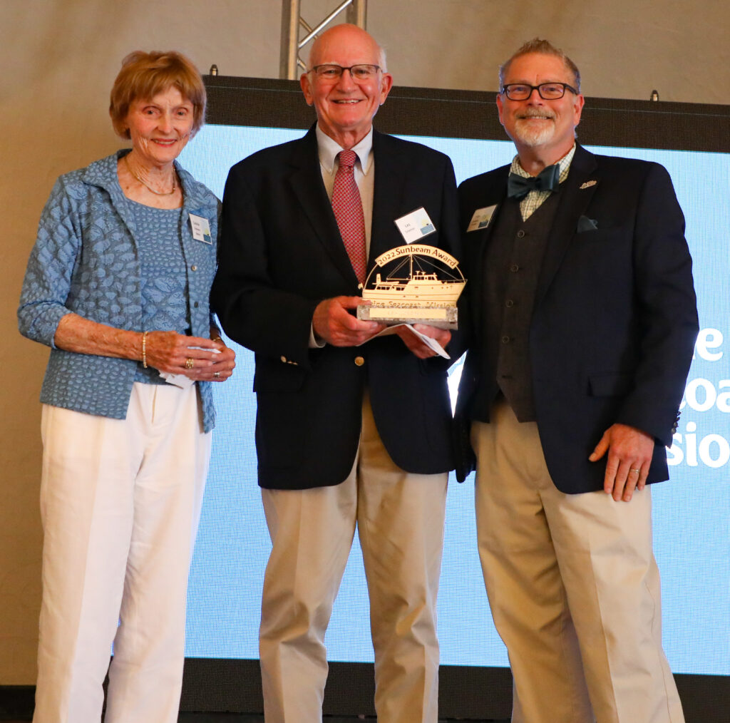 Connie Greaves Bates, 2022 Sunbeam Award Recipient Les Coleman and Mission President John Zavodny