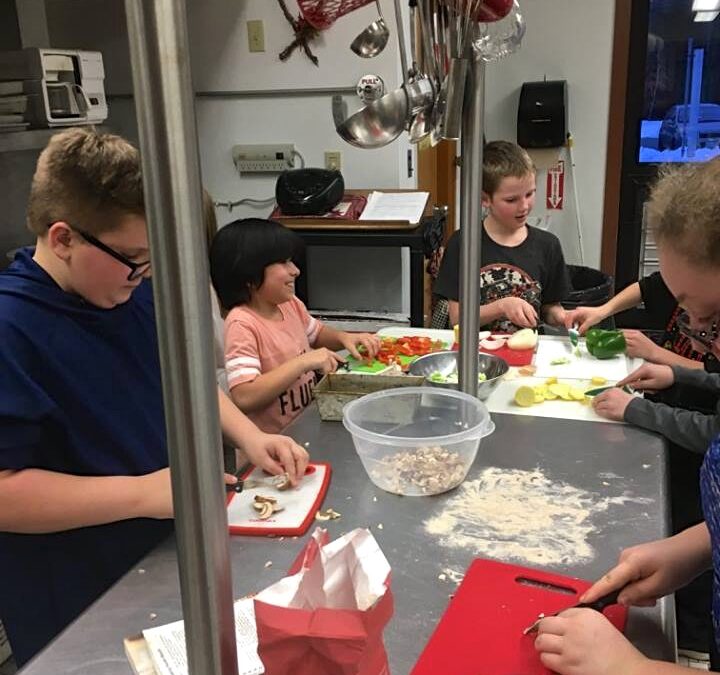 EdGE Kids Learning to Prepare Healthy Meals